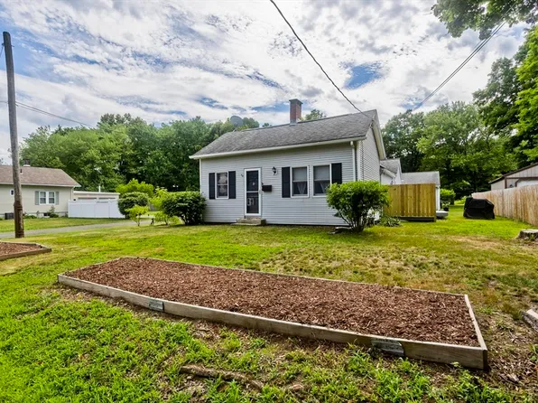 82 Montgomery St, Westfield, MA 01085