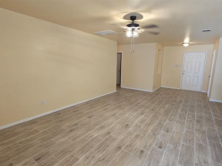 22135 Greengate Dr — Photo 21