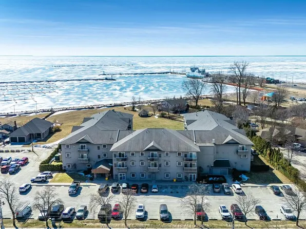 44 Robson Rd #316, Leamington, ON N8H 5E4