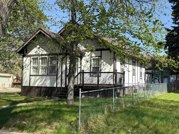 701 9th Ave NE, Minot, ND 58703