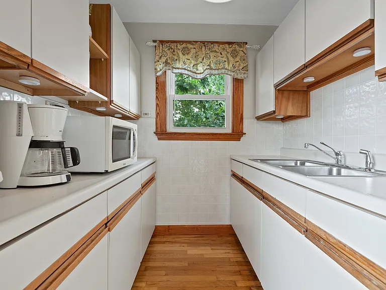 10 Newcastle Rd #2 — Photo 9