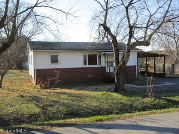 109 S Hairston St, Eden, NC 27288
