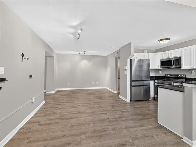 1031 State St NW #209 — Photo 12