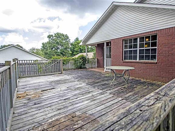 3rd image of 1071 Cobblestone Dr
