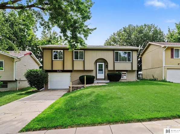 12711 Larimore Ave, Omaha, NE 68164