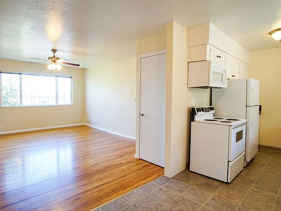 4th image of 5025 S Corbett Ave #16