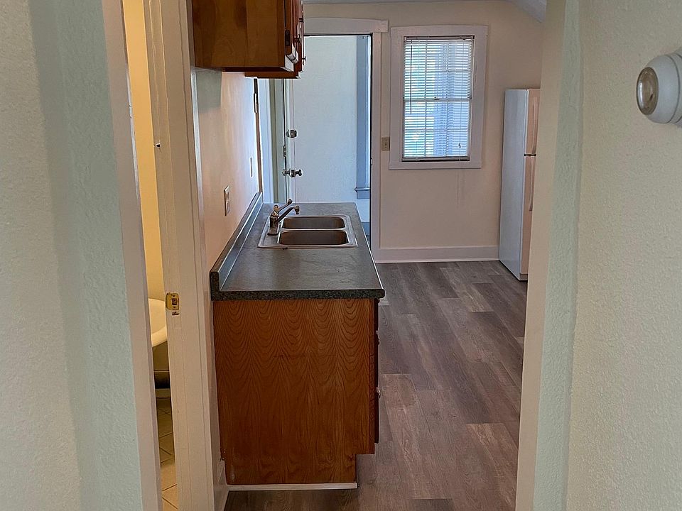 1st image of 16 Bells Ct Floor 3