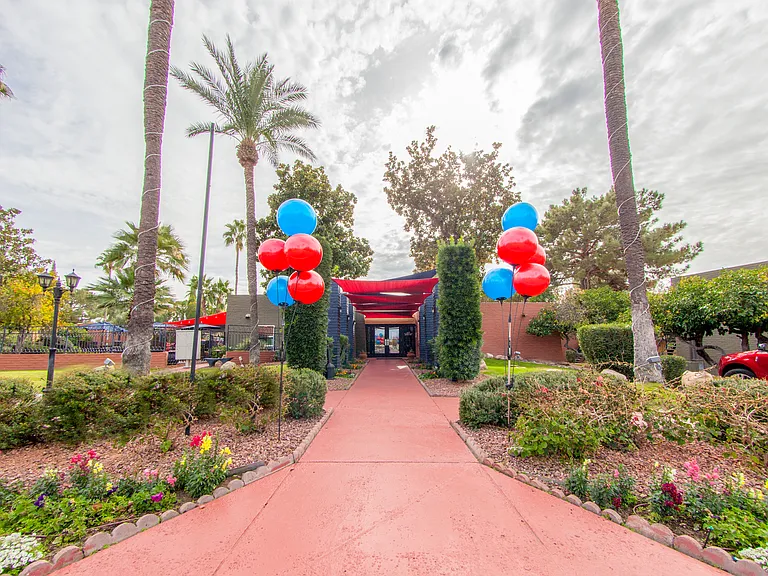 Mission Palms — Photo 1