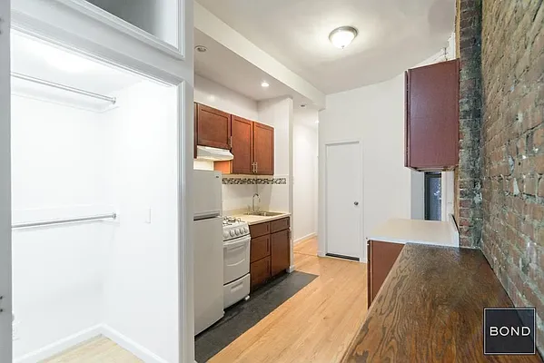 Rented by Bond New York | media 4