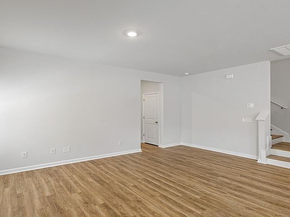 5th image of 266 Cloverleaf Acres Ln
