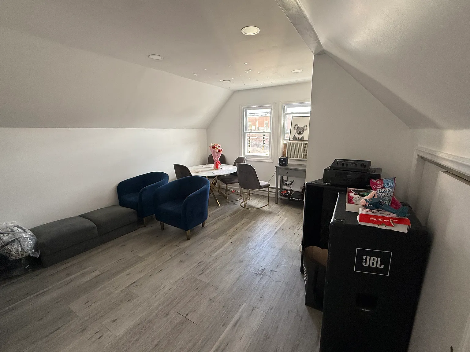 3 bed, 400 sqft, $2,600 — Photo 3