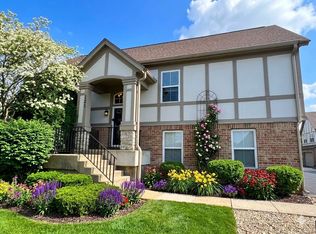 121 Rosehall Dr, Lake Zurich, IL 60047