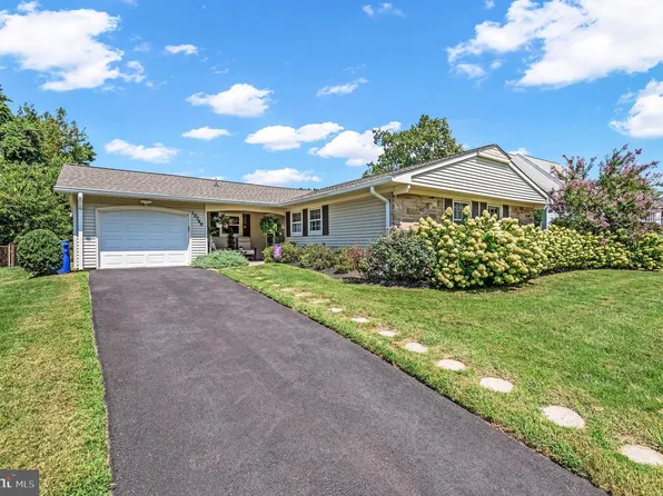 12740 Holiday Ln, Bowie, MD 20716