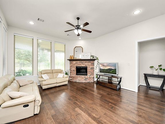 5th image of 17127 Chalmers Close Court