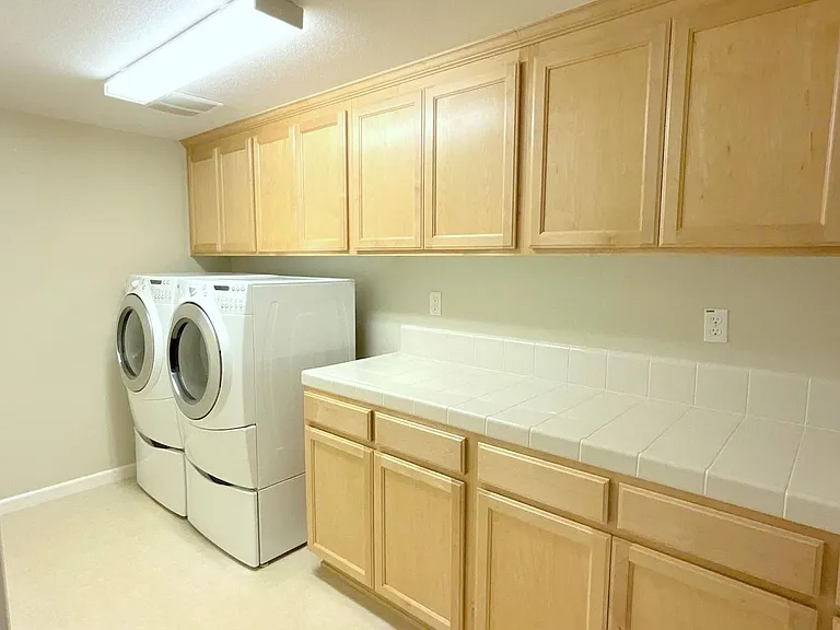 6319 Byron Ln — Photo 34