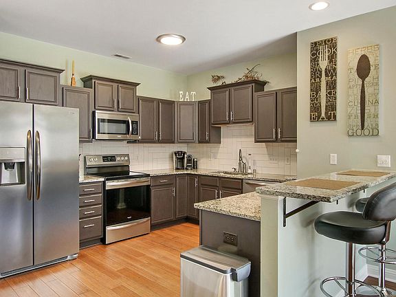 4th image of 2307 W Vista Bella Dr