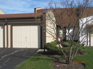 19 Westwood Dr, Indian Head Park, IL 60525
