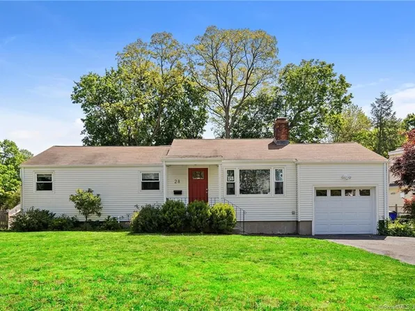 28 Meadow Farms Road, West Hartford, CT 06107