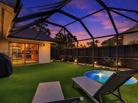 3rd image of 7635 Sierra Ter W