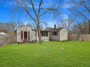 27 Rose Pl, Selden, NY 11784