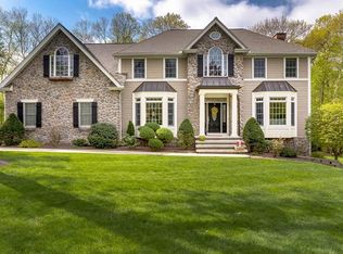 30 Devonshire Ter, East Longmeadow, MA 01028