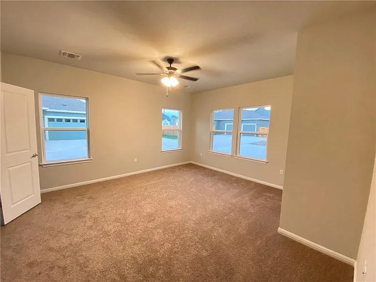 8409 Looksee Ln — Photo 10