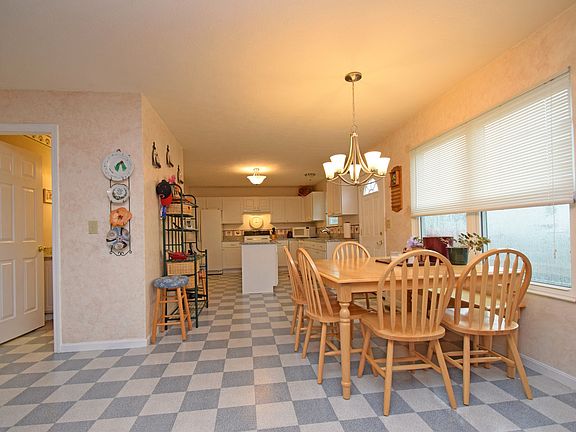 4th image of 132 Fawn Dr