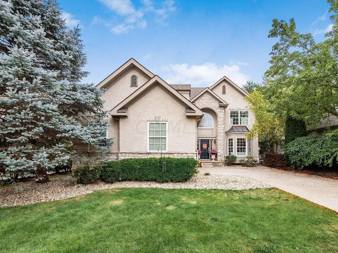 9778 Oxford Cir photo 1