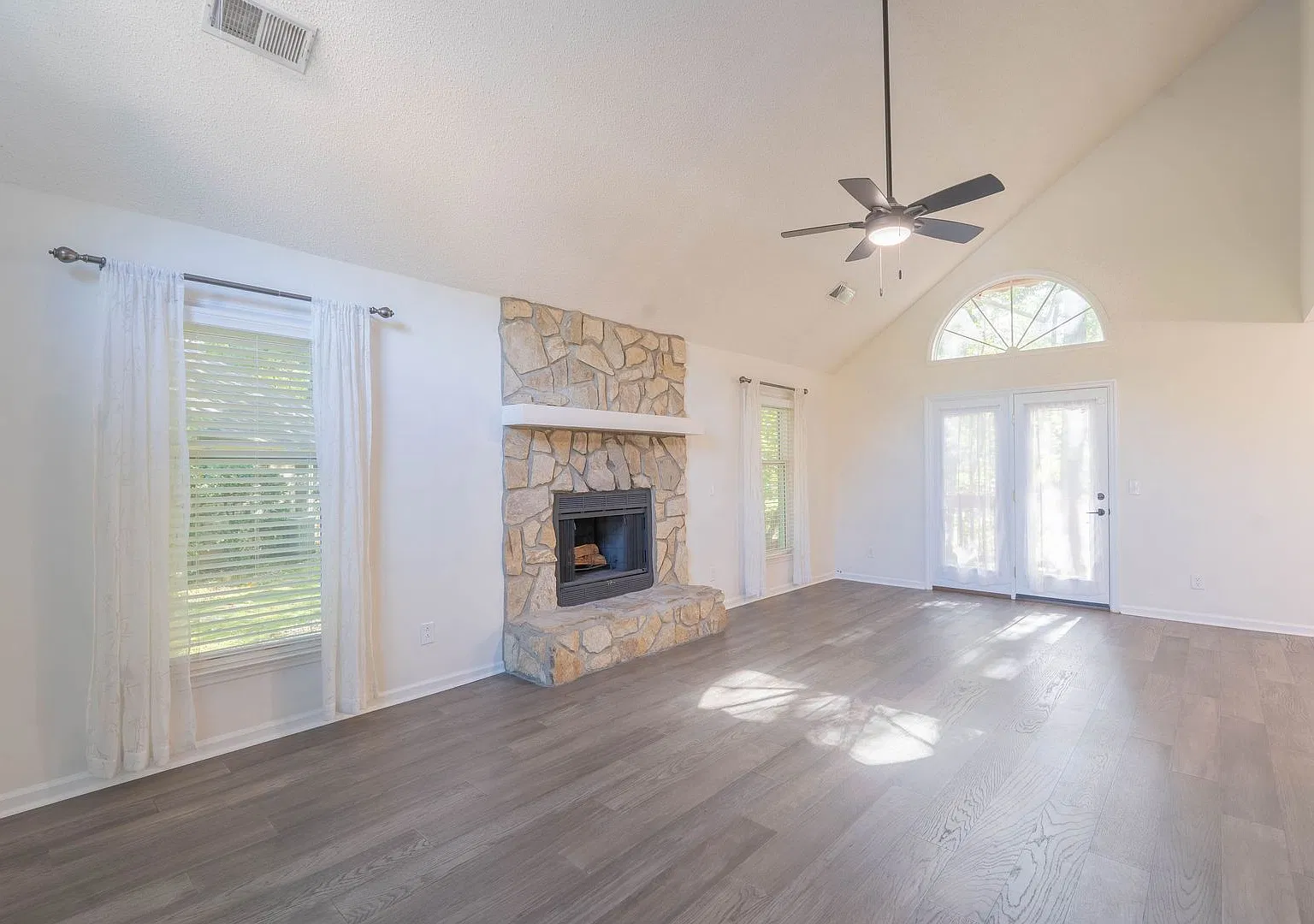 Your Tega Cay Retreat: Space, Comfort & Lake Wylie Living | 3BR/2BA, 2 story with 2 car garage — Photo 2