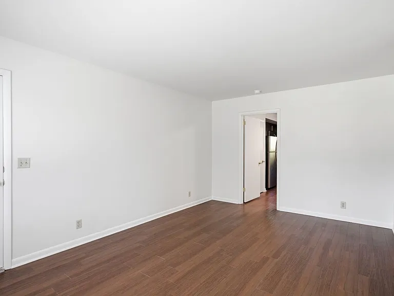 316 Lorna Dr — Photo 13