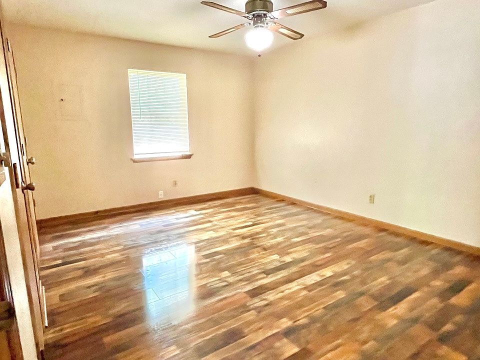 1st image of 2650 Sunset Ln #11257236