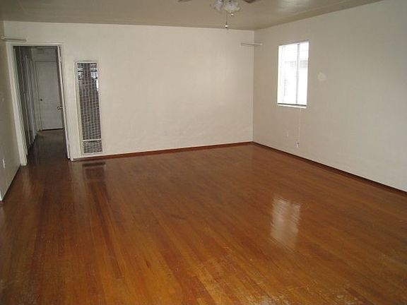 2nd image of 2115 E 5th St