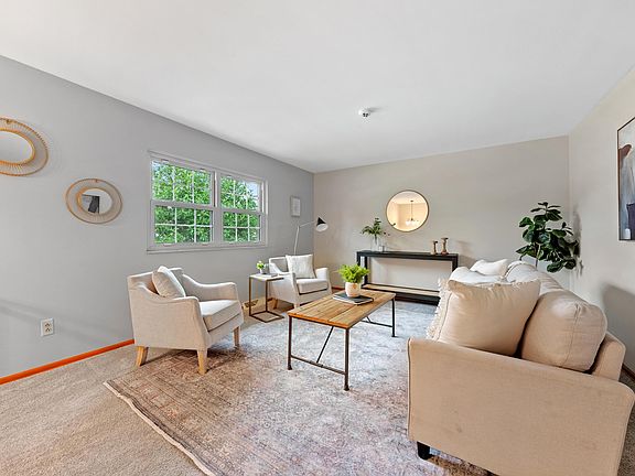 3rd image of 1003 Sutton Pl