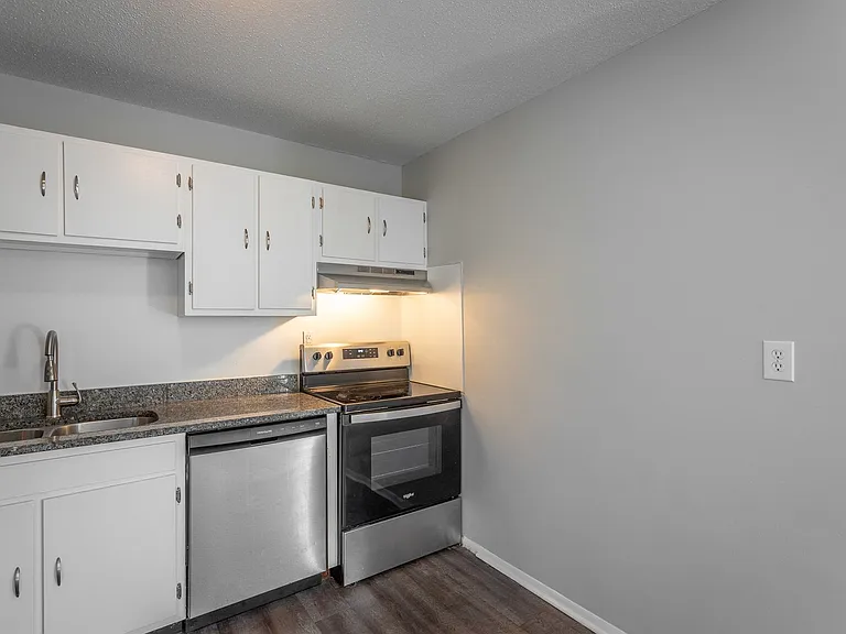 113 Goodson Ave — Photo 8