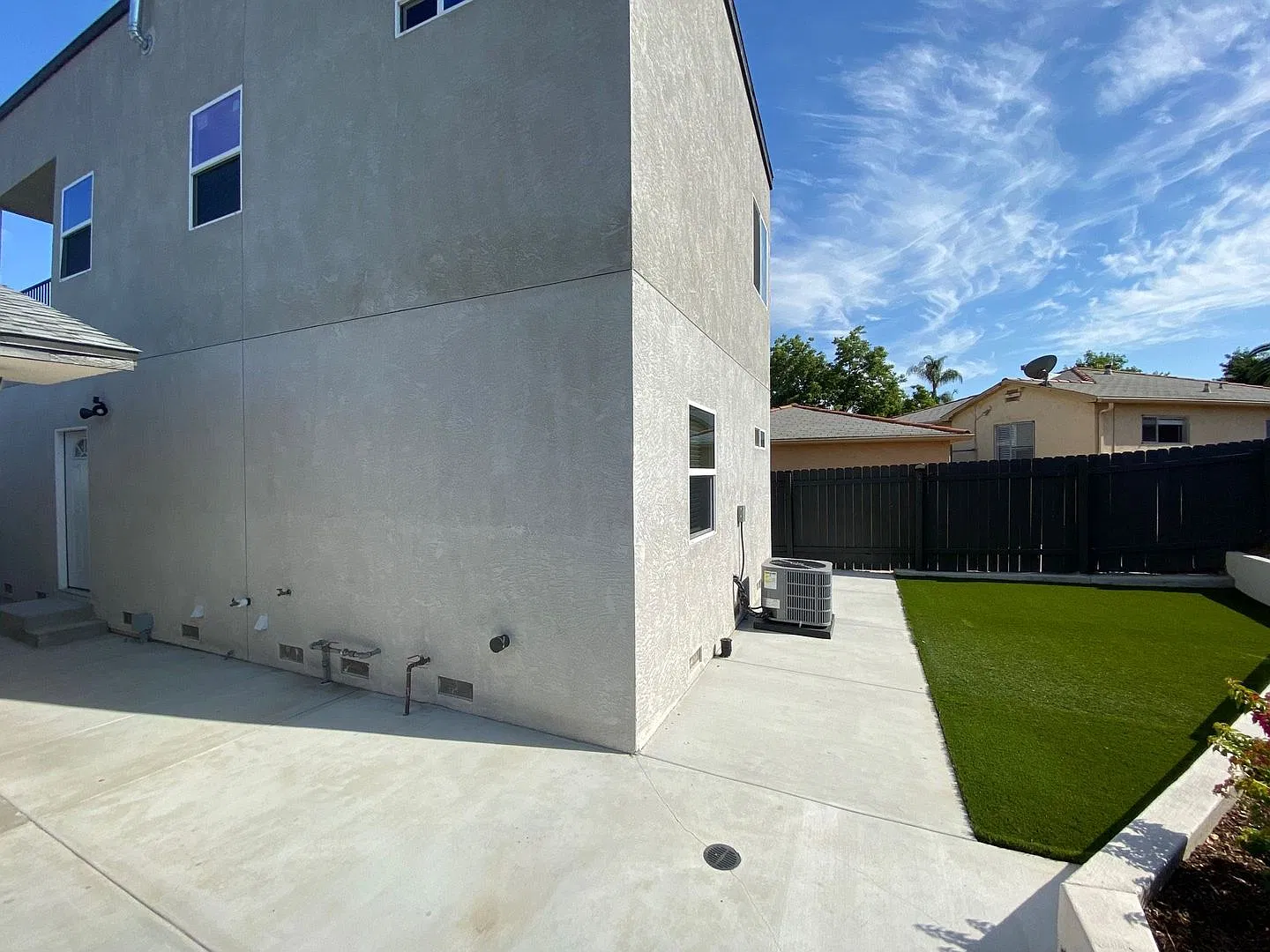4BD/2BA with Large Upstairs Balcony! — Photo 3