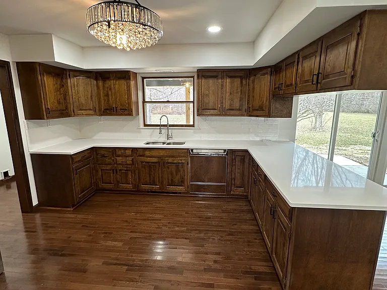 60 W Dupont Rd — Photo 4