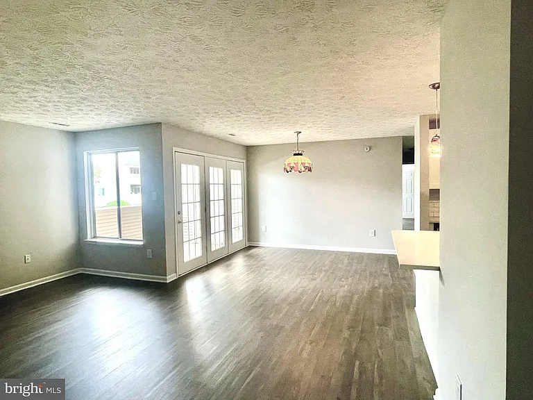 2137 Wainwright Ct #1C — Photo 5