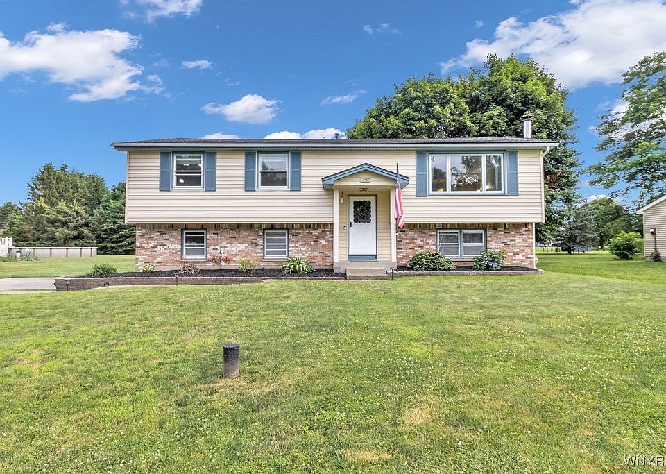 1st image of 12485 N Lawn Ct