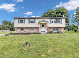 12485 N Lawn Ct, Alden, NY 14004