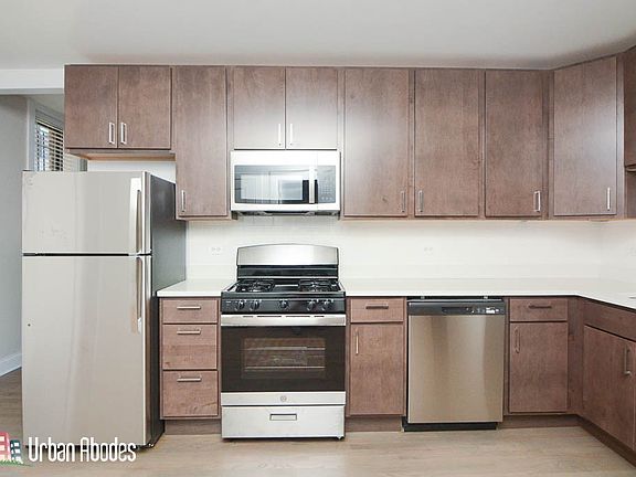 4th image of 3405 W Fullerton Ave #2A