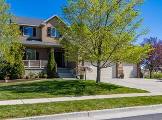 1413 W Thomas Dr, Kaysville, UT 84037