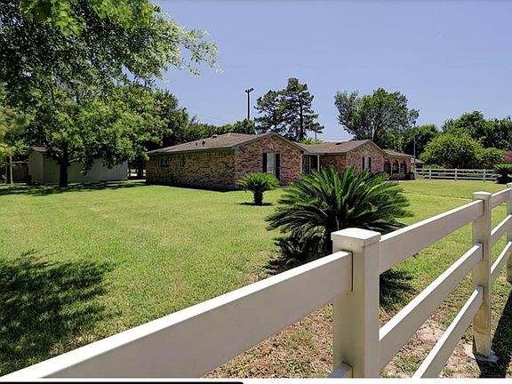 4th image of 7106 Almont Dr