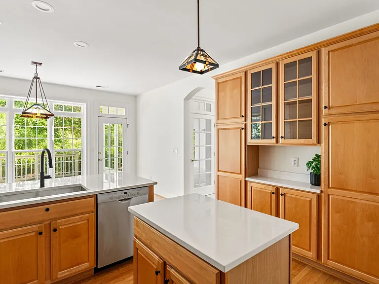 4990 Lake Tree Ln — Photo 16