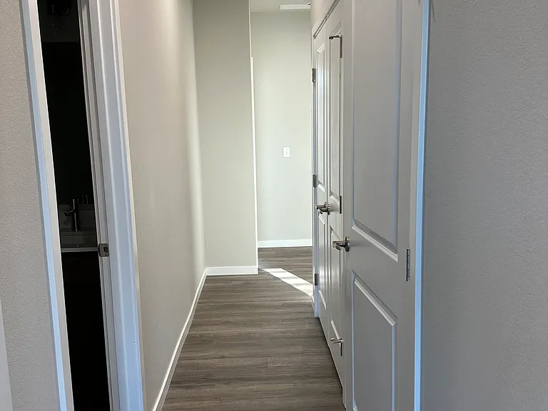 1910 Howling Moon Way #B — Photo 14