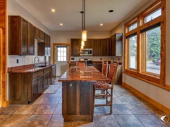 4th image of 8 Grist Mill Ln