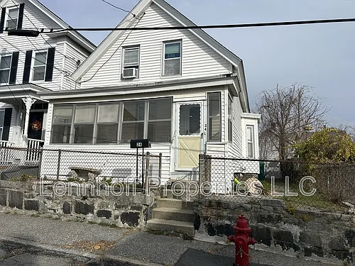 24 Lyons St Photo 1
