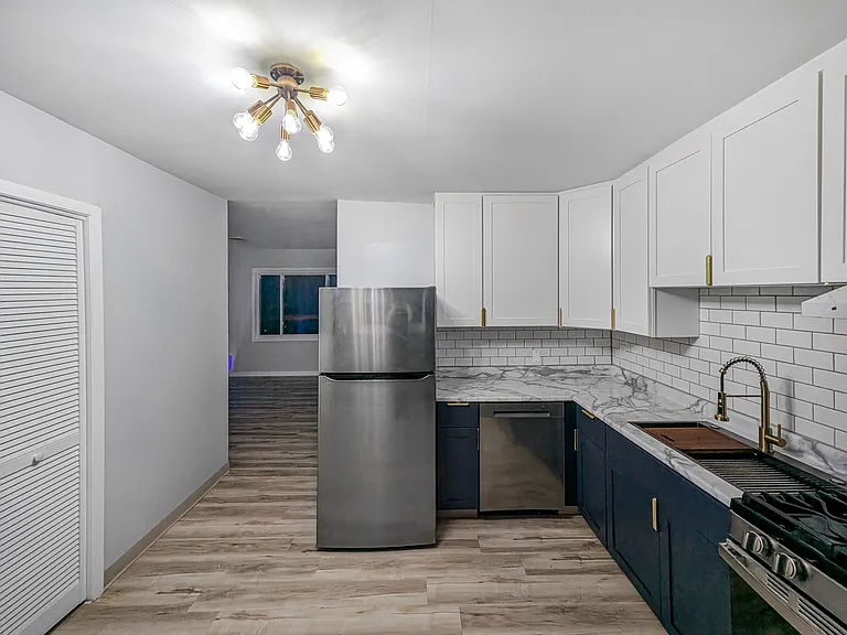 1803 Putnam St — Photo 15
