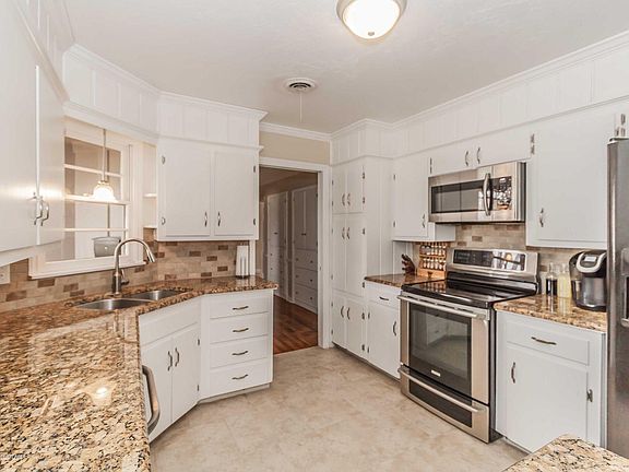 4th image of 5505 Emil Ave