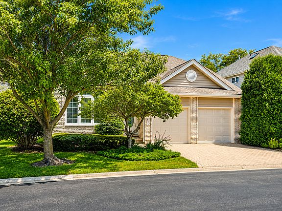 3rd image of 842 Turnberry Ln