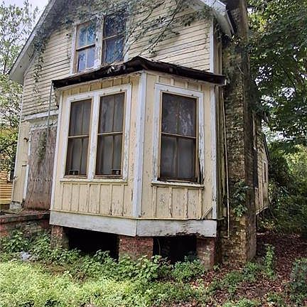 3rd image of 1203 Old Shell Rd